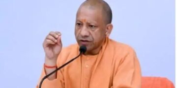 UP Administrative Transfer: यूपी में बड़े प्रशासनिक फेरबदल, योगी सरकार ने कई अधिकारियों के तबादले किए, नई जिम्मेदारियां सौंपीं