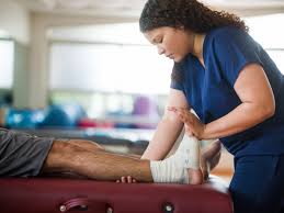 Sports Injury इंजरी से बचना है तो अपनाएं सही तकनीक, वॉर्म-अप और रिकवरी का नियम