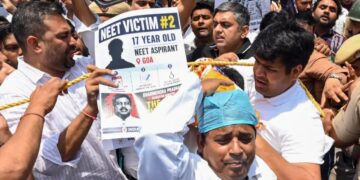 NEET Paper Leak: करोड़ों के गुप्त सौदे ,छात्रों के परिवारों तक पहुंची CBI जांच, कई अभिभावकों से पूछताछ, बच्चों लिए पेपर खरीदने का शक