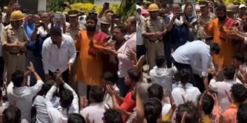 Sharanpur Protest : भीम आर्मी के खिलाफ सड़कों पर क्यों उतरा सवर्ण समाज, SSP ऑफिस में हनुमान चालीसा पढ़ करी निष्पक्ष जांच की मांग