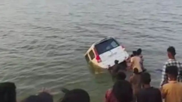 Patna Scorpio Ganga Accident