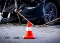 Tragic Accident: शादी में जा रहे परिवार की कार कंटेनर से टकराई, दो सगे भाइयों समेत तीन की मौत, पांच गंभीर घायल
