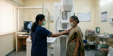 Cancer Treatment: ब्रेस्ट कैंसर इलाज में बड़ी सफलता: नई जेनेटिक जांच से कीमोथेरेपी से बच सकेंगी महिलाएं