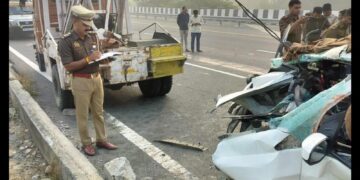 Agra Lucknow Expressway Accident: नेपाल से लौट रहे तीन दोस्तों की कार पुलिया से टकराई, एक की मौत, दो की हालत गंभीर
