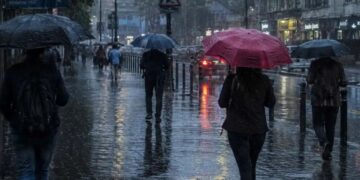 Weather Update : मॉनसून ने पकड़ी रफ्तार, देश के कई राज्यों में भारी बारिश का अलर्ट, कब UP पहुंचेगा मॉनसून