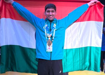 International Yoga Championship: विश्व योगासन चैंपियनशिप 2026 में बुलंदशहर के प्रवीण पाठक ने जीता स्वर्ण, बढ़ाया देश का मान