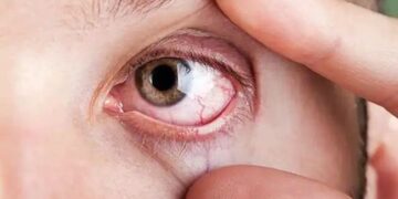 Digital Eye Strain : क्या मोबाइल और लैपटॉप स्क्रीन की आदत बन रही है आंखों की दुश्मन, कौन से संकेत हैं गंभीर