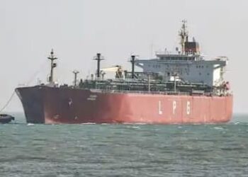 LPG Supply:  होर्मुज संकट के बीच भारत में LPG सप्लाई सामान्य, सरकार ने गैस की कमी की आशंकाओं को किया खारिज