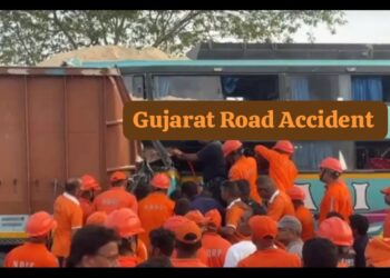 Gujarat Vadodara Bus Truck Accident