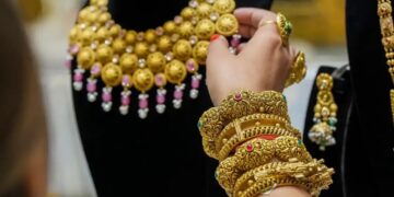 Gold Rate : कई शहरों में बदले सोने-चांदी के भाव, निवेशकों की नजर बाजार पर, खरीदारी से पहले जान लें ताजा रेट