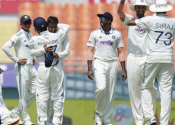 Impressive Performance: मानव सुथार ने बढ़ाई टेस्ट टीम की उम्मीदें, बल्ले और गेंद दोनों से दिखाया दम, सुनील गावस्कर ने जमकर की तारीफ