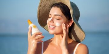 Sunscreen लगाने के बाद भी क्यों हो जाती है टैनिंग? जानिए आपकी कौन-सी गलतियां बढ़ा रही हैं समस्या