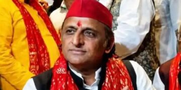 Ram Mandir Donation: FIR के बाद अखिलेश यादव का तंज, फुनगी को फाँसी, शाखाओं को मिलेगी माफ़ी, जांच प्रक्रिया पर उठाए सवाल