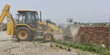 Illegal Colony Demolished : एमडीडीए का सख्त कदम, देहरादून में अवैध कॉलोनी  पर चला बुलडोजर, 50 बीघा का निर्माण ध्वस्त