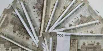 Fake Currency: घर को बनाया नकली नोटों की फैक्ट्री, यूट्यूब देखकर सीखी तकनीक, पति-पत्नी गिरफ्तार