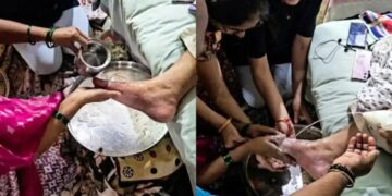 Viral Video: पुणे के बाबा का वीडियो वायरल, अंधविश्वास की पराकाष्ठा ,पैर धो दूध पीते दिखे श्रद्धालु, जांच में जुटी पुलिस