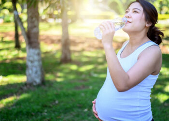 Heatwave in Pregnancy: क्या गर्भवती महिलाओं के लिए ज़्यादा खतरनाक हो सकती है ये भीषण गर्मी? जानिए क्या है कारण