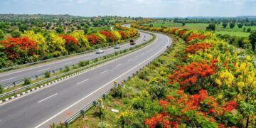 Ganga Expressway Plantation: प्रयागराज से मेरठ तक सफर होगा और खूबसूरत, लगाए जाएंगे हजारों छायादार, फलदार और फूलों वाले पौधे
