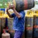 LPG Supply Restrictions: घरेलू उत्पादन बढ़ते ही सरकार ने जंग के दौरान LPG पर लगी पाबंदियां हटाईं , उद्योगों को राहत मिली