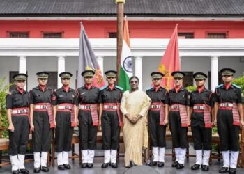 IMA Passing Parade: 94 साल के इतिहास में पहली बार महिला कैडेट्स ने पुरुषों के साथ अंतिम पग पार कर रचा इतिहास