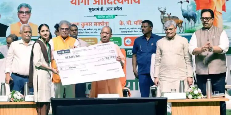 CM Yogi Felicitates Winners