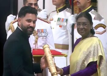 Padma Shri Award : क्रिकेट में शानदार योगदान के लिए सम्मानित हुए रोहित शर्मा, खेल जगत की कई हस्तियों को मिला सम्मान