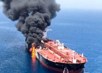Tanker Attack: ओमान तट पर तेल टैंकर पर हमला, तीन भारतीय नाविक लापता, भारत ने जताई गहरी चिंता