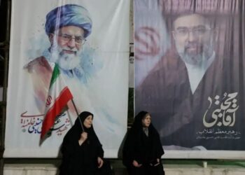 Iran Israel Conflict: भारतीयों के लिए एडवाइजरी जारी ईरान की यात्रा से बचें, मौजूद लोग जल्द सुरक्षित स्थान पर जाएं