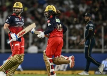 RCB Wins IPL Trophy: विराट की दमदार पारी, गेंदबाजों के शानदार प्रदर्शन, बेंगलुरु ने गुजरात को हराकर लगातार दूसरी बार ट्रॉफी अपने नाम की