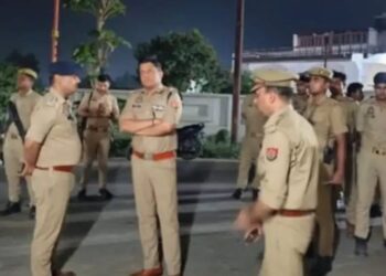 Gorakhpur Triple Murder Case: पारिवारिक विवाद में एक ही परिवार के तीन लोगों की हत्या, इलाके में शोक