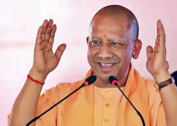CM YOGI  के प्रमुख सलाहकार अवनीश अवस्थी को पूज्य गुरुदेव के आशीर्वाद का मिला सौभाग्य, राष्ट्रहित, धर्म और जनकल्याण पर हुई चर्चा