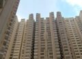 Home in Noida: कहां तक पहुंची छोटे 2BHK फ्लैट की कीमत, क्यों नोएडा में घर खरीदना  हो गया मुश्किल?