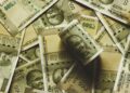 Cash Deposit Rule: बैंक में ₹10 लाख से ज्यादा कैश जमा करने से पहले जान लें नियम, कब आ सकता है इनकम टैक्स का नोटिस?