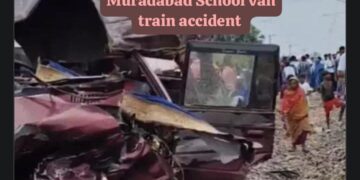 West Bengal:ट्रेन की चपेट में आई स्कूल वैन ,दो छात्रों समेत तीन की मौत, कई घायल,रेलवे फाटक खुला होने से हुआ हादसा