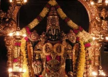 Tirupati Balaji Ki Aarti: श्री तिरुपति बालाजी की आरती से प्रसन्न होते हैं भगवान वेंकटेश्वर, श्रद्धापूर्वक करें पाठ