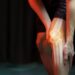 Bone Cancer Symptoms: लगातार हड्डियों का दर्द हो सकता है बोन कैंसर का शुरुआती संकेत, जानें किन लक्षणों को न करें नजरअंदाज