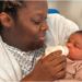 Britain Giant Baby: सिजेरियन ऑपरेशन से हुआ जन्म, एक बार में पी रहा दो बोतल दूध; ब्रिटेन के सबसे भारी बच्चे का रिकॉर्ड बाल-बाल बचा