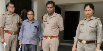 Power Theft Crackdown: नोएडा में बिजली चोरी पर बड़ा एक्शन, छापेमारी में कई मामले पकड़े गए, कनेक्शन भी काटे गए