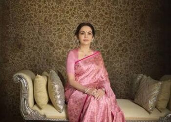 Nita Ambani Saree: क्या होती है तंचोई बनारसी सिल्क साड़ी? जानिए इसकी खासियत और क्यों होती है इतनी महंगी