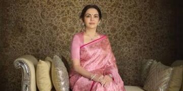 Nita Ambani Saree: क्या होती है तंचोई बनारसी सिल्क साड़ी? जानिए इसकी खासियत और क्यों होती है इतनी महंगी