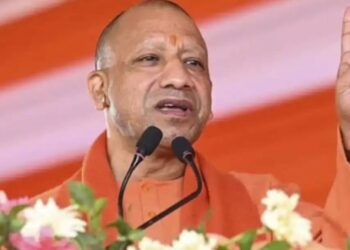 Yogi Adityanath Akhilesh Yadav UP Politics 86 SDM Recruitment Claim