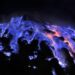 Blue Fire Volcano: इस ज्वालामुखी से नहीं निकलता लाल लावा, रात में दिखाई देती है रहस्यमयी आग