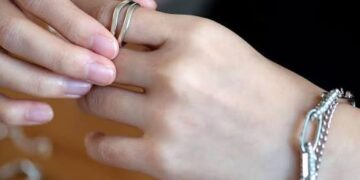 Silver Jewellery : क्या आप भी सस्ती सिल्वर ज्वेलरी खरीदते हैं?तो हो सकता है आपकी सेहत को नुकसान, जाने कैसे