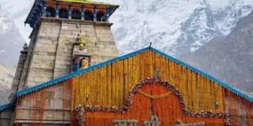 Uttarakhand Weather: भारी बारिश और भूस्खलन के चलते चारधाम यात्रा दो दिन के लिए स्थगित, कई हाईवे भी किये बंद