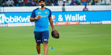 England Tour: खराब प्रदर्शन पर बढ़ी चिंता, BCCI बड़े बदलाव की तैयार में क्या टीम के फील्डिंग कोच की छुट्टी तय?