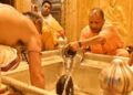 Sawan 2026: सावन के पहले दिन बाबा विश्वनाथ के दरबार पहुंचे CM योगी, प्रदेशवासियों के सुख-समृद्धि की कामना की