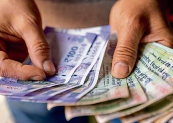 August 2026 financial changes: 1 अगस्त से बदल जाएंगे कई वित्तीय नियम, रेलवे टिकट, ITR और LPG समेत इन बदलावों का पड़ेगा असर