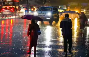 IMD Weather Alert: अगले 14 घंटे बेहद अहम, कई राज्यों में भारी बारिश, आंधी और 80 किमी/घंटा की रफ्तार से हवाओं का अलर्ट