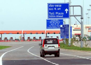 Highway Toll Collection: टोल देने में यूपी बना नंबर-1, इन राज्यों को छोड़ा पीछे, करोड़ों रुपये का रिकॉर्ड कलेक्शन