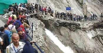 Amarnath Yatra: लगातार दूसरे दिन जम्मू से यात्रा स्थगित, बारिश से बंद रहा जम्मू-श्रीनगर हाईवे